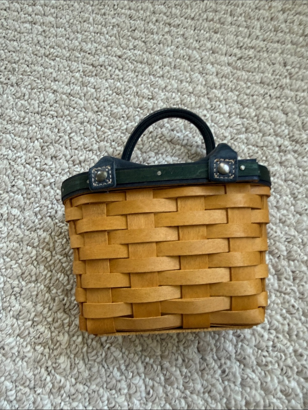 Longaberger 2005 Edition Renewal Basket (Mini Purse) Collectors Club - Picture 15 of 16